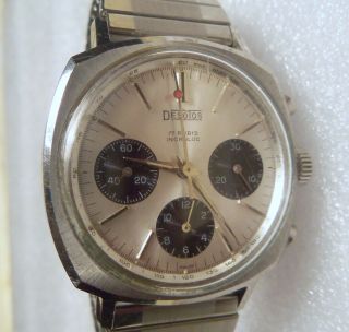 Desotos Vintage Triple Register Chronograph Wristwatch Valjoux 72 circa 1970 2