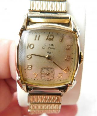 Vintage 1951 Elgin Deluxe Mens Watch 17 Jewel Grade 555 10k G.  F.  Runs Good