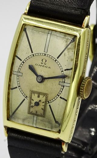 V.  Rare Vintage solid 14K gold Omega Tonnaeu Rectangular cal.  20F with sector dial 2