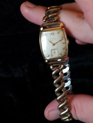 Vintage Lord Elgin Mens Wrist Watch: 14k Gold Filled.