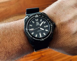 Strider Hyperdive Black Pvd Coated Automatic 500m Wr Watch Limited Edition