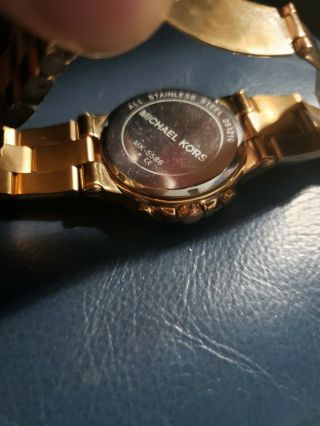 Michael Kors Glitz Women ' s Analog Watch Rose Gold Tone Crystals MK - 5586 4