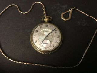 Vintage Elgin Pocket Watch 1928 / 12 Size / 17 Jewels 14k G.  F Does Not Run