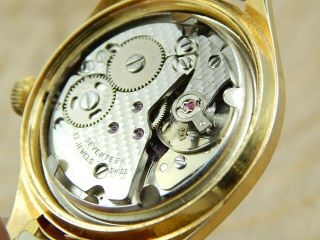 Vintage Swiss Made Calvan 17 Jewels Men ' s Dress Wrist Watch Water Resistant 5