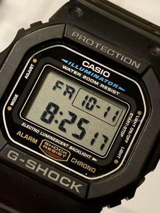 Casio G - Shock Dw - 5600e (3229) Alarm Chrono Digital Resin Watch