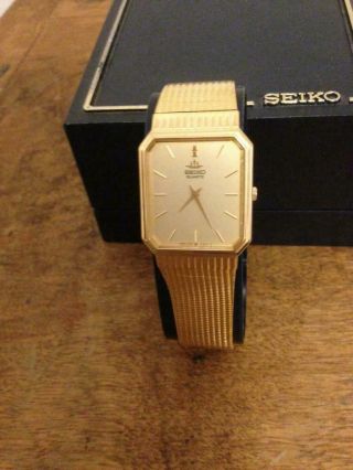 Vintage Seiko Quartz Watch W/gold Tone Band 5y30 - 5a70 In Case