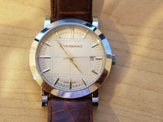 Burberry Bu1356 Champagne Dial Mens Wristwatch Swiss Made Watch