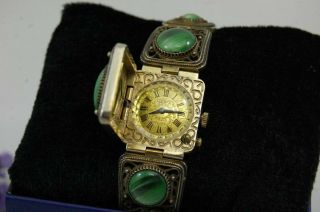 Elegant cute russian women ' s tiny vintage Soviet mechanical wrist watch 