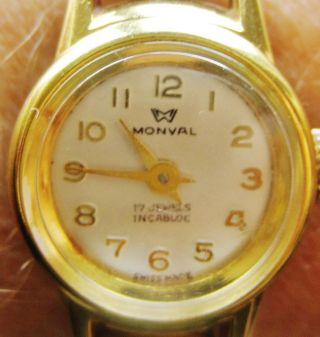 Vintage Swiss Ladies Gold Plated Monval 17 Jewels Bracelet Watch