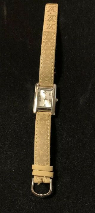 Vintage Womens Louis Vuitton Stainless Steel Back Leather Band Watch