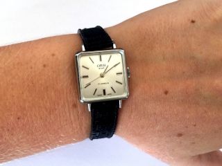 Vintage Oris Star 742 Swiss Classy Ladies Wrist Watch 17 Jewels Black Strap Runs