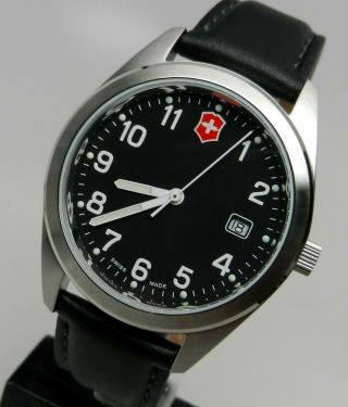 Men Swiss Made Army Military Victorinox Black Dial Leather Strap 40mm Watch
