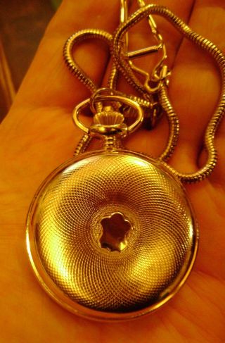 Rare Dakota windup Pocket Watch Gold color With gold chain great 2
