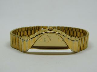Seiko 1f20 - 5d59 Gold Tone Quartz Analog Ladies Watch