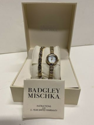 Badgley Mischka Ba/1372 Ladies Swarovski Crystal Gold Tone Watch W/ Bracelet Set