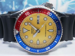 Seiko Day/date Divers 200m Midsize Watch 7s26 - 0030,  Yellow/pepsi (sn 072518)