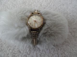 Vintage Elgin 17 Jewels Wind Up Ladies Watch With A Stretch Band