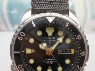 CITIZEN PROMASTER 200M DIVERS DAY/DATE AUTOMATIC MEN ' S WATCH (SN 020735) 6