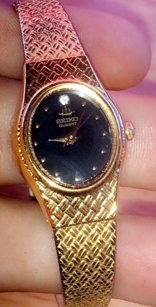 Gorgeous Vintage Classic Womens Seiko Gold Watch Black Face With Diamond Accent
