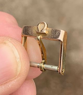 A Vintage Omega Gold Plated Watch Strap Buckle.  18mm