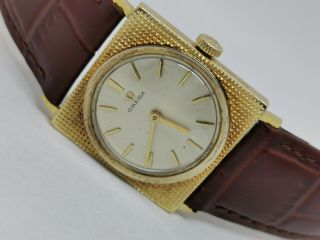Vintage OMEGA 14K Solid Gold Square - Hand Winding - 23mm - Unisex Watch 10