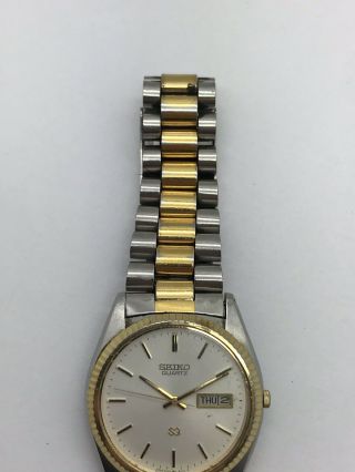 Vintage SEIKO 5Y23 - 8A69 Two - Tone Fluted Bezel Men ' s Quartz Watch - battery 3