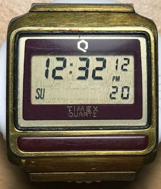 Rare Vintage Timex Quartz Digital Watch Gold Tone.  S Cell.