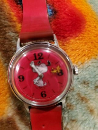 Vintage Snoopy Mens Wind Up Wrist Watch 1958 1965 United Feature Syndicate
