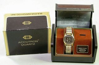 Vintage Mens Bulova Accutron Quartz Wristwatch Watch W/box Parts
