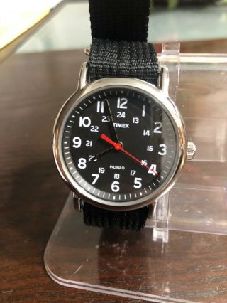 Timex Weekender Mens T2N647 Silver Tone Black Strap Analog Watch (read) 53 2