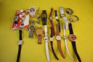 Large Assortment Of Woman Wristwatches Bur 68 Mw