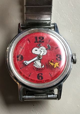 Vintage Snoopy Wrist Watch Wristwatch Red Face Wind Up Stainless Steel