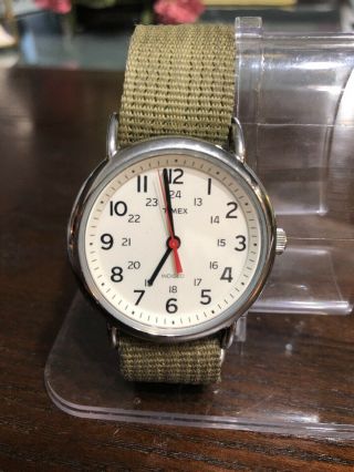 Timex Weekender Mens T2n651 Silver Tone Green Strap Watch 41