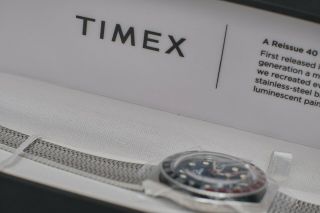 S/h: Q Timex Reissue 38mm Stainless Steel Bracelet Watch / Brand