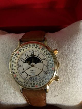 Vintage Timex Sun Moon Phase Perpetual Calendar Watch