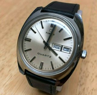 Vintage Timex Electric Men Loud Beat Quartz Watch Hour Day Date Ticking W/ Issue