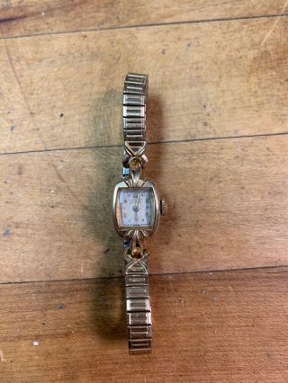 Vintage Hamilton Illinois Ladies Swiss 17 Jewel Wrist Watch Gold