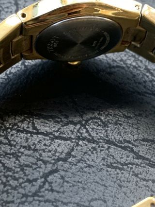 Vintage Tissot 1853 L520 gold plated Quartz Petite Ladies Watch 3