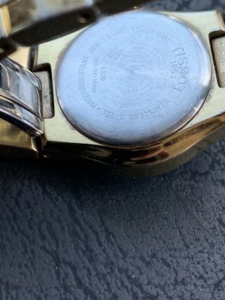 Vintage Tissot 1853 L520 gold plated Quartz Petite Ladies Watch 4
