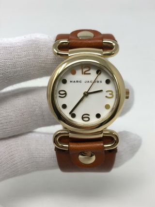 Marc Jacobs Molly White Dial Gold Tone Brown Leather Women ' s Watch MBM8521 SD 2