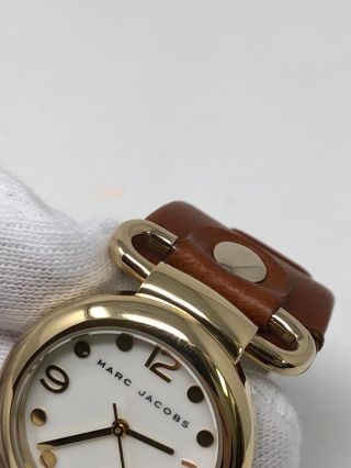 Marc Jacobs Molly White Dial Gold Tone Brown Leather Women ' s Watch MBM8521 SD 3