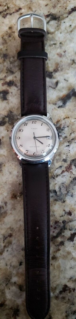 Vintage Men ' s 1979 Timex 37mm Case Watch Vintage strap. 2