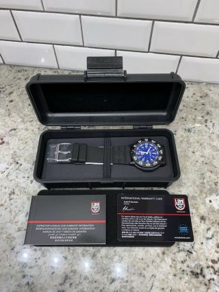 $375 Luminox Navy Seal Series 3000 V3 Watch Xs.  3003.  Blue 3003.  Swiss Made