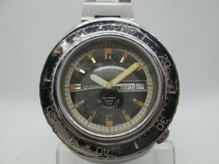 Vintage Squale 100 Atmos Daydate Stainless Steel Quartz Mens Diver Watch