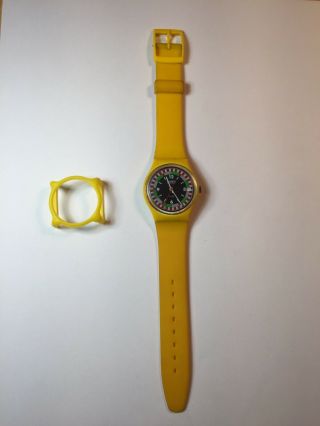 1984 Vintage Swatch Watch GJ400 Yellow Racer Exc with Guard 4