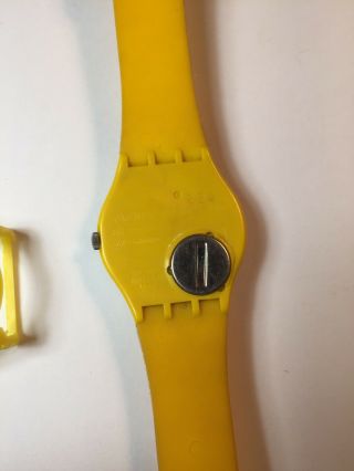 1984 Vintage Swatch Watch GJ400 Yellow Racer Exc with Guard 9