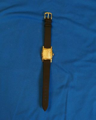 Vintage Bulova Solid 14k Gold Hand Wind Wrist Watch Band