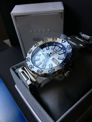 Seiko 5 Srp481k1 Automatic Dive Watch - Baby Ice/snow Monster W/ Milled Clasp.