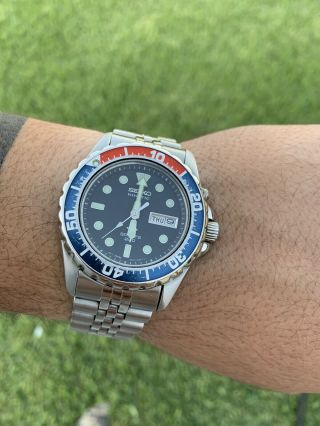 Vintage Seiko Pepsi Kinetic Sports 200 Quartz Men’s Diver Watch 5m43