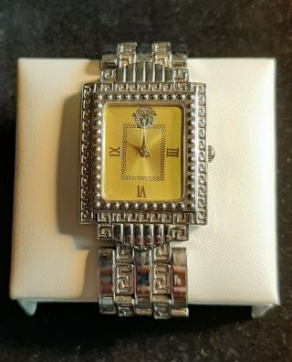 Vintage Gianni Versace Signature Medusa 88 Goldplated G20 1243627 Swiss Watch